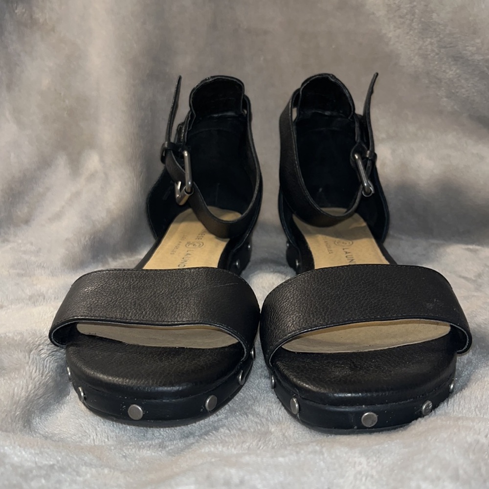 Platform Sandals - Picture 3 of 5